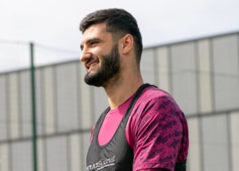 Momenti i Largimit po Afrohet, Trajneri i Burnley-t: Ka Kryer Një Punë të Shkëlqyer, Mund të Thirret këtë Fundjavë