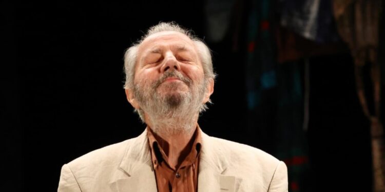 “Na ofron forcë dhe kurajë në përballjen me jetën”/ Bashkëshortja e Naum Shundit njofton për gjendjen e tij shëndetësore që ka përkeqësuar.