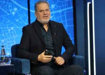 Ndahet nga jeta Artur Zheji, gazetari Juxhin Mustafaraj: Ishte “zjarrfikësi” i debatet, duke sjellë argumente të forta e jo tension.