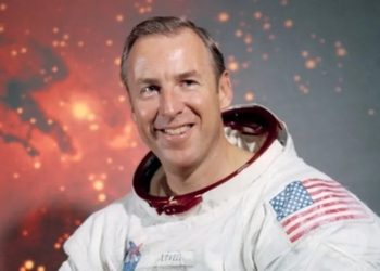 Ndërron jetë në moshën 97-vjeçare komandanti i misionit të njohur "Apollo 13"