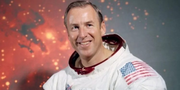 Ndërron jetë në moshën 97-vjeçare komandanti i misionit të njohur "Apollo 13"