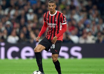 Newcastle arrin marrëveshje me Thiaw për një kontratë 4-vjeçare, Tare nuk pranon më pak se 30 milionë euro për mbrojtësin gjerman.