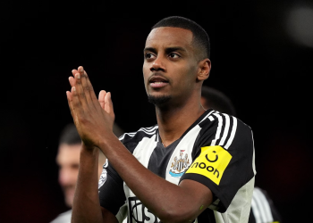 Newcastle i thotë "jo" Liverpoolit, refuzon ofertën prej 110 milion paund për Isak