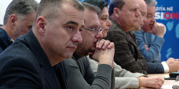 Nga opozita në qeverisje! Demokratët që u bashkuan me socialistët në Vlorë, Deromemaj nisi “eksodin blu”