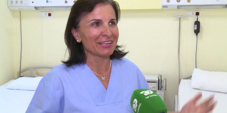 Ngjitësi malor: Një infermiere e apasionuar pas alpinizmit, udhëton drejt Mont Blanc.