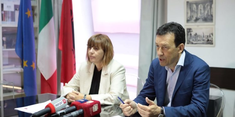 Nisma “Çmimi Pashko Gjeçi për Përkthimin Letrar Italian”: Një lidhje e re kulturore ndërmjet Italisë dhe Shqipërisë