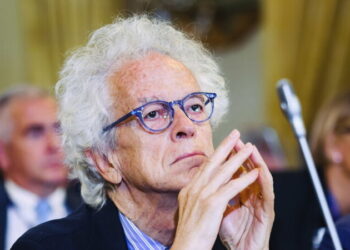 Një Tragjedi Pranë Nesh dhe Rritja e Militarizimit në Uashington