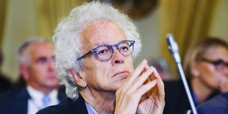 Një Tragjedi Pranë Nesh dhe Rritja e Militarizimit në Uashington