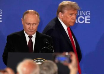 “Një diktator mbështet liderin më të fuqishëm në botë”/ Analiza e Sky News: Putini u shpreh si mikpritës në Alaskë, sjellja e Trump...