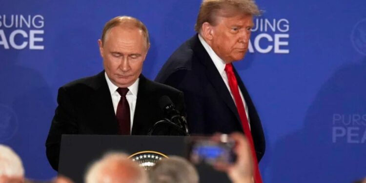 “Një diktator mbështet liderin më të fuqishëm në botë”/ Analiza e Sky News: Putini u shpreh si mikpritës në Alaskë, sjellja e Trump...