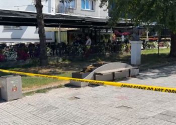 Numri i të vdekurve nga të shtënat me armë zjarri në Gjilan arrin në tre.