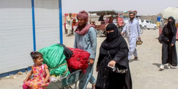Pakistani i jep fund me forcë qëndrimit 1.4 milion afganëve, OKB tregon shqetësimin e saj