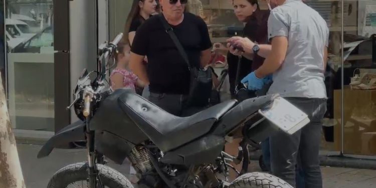 Panik në Shkodër: Një individ i armatosur hyn me skafandër në dyqan ari! Dyshohet se...