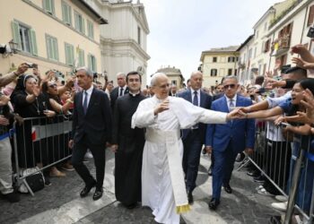 “Papa amerikan që po restauron shkëlqimin e Vatikanit”/ Si po transformohet Kisha Katolike në 100 ditët e para të Leonit XIV