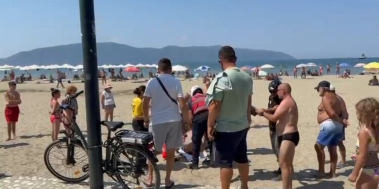 Parashutistja ra në Vlorë gjatë fluturimit mbi bregdetin e Lungomares