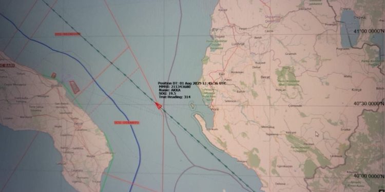 Pasagjeri i tragetit, i zhdukur! Shqipëria nis operacion kërkimi nga Kepi i Stillos deri në grykëderdhjen e Semanit.