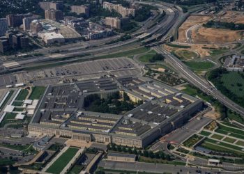 Pentagoni rishikon strategjinë! Dërgesat e armëve për Ukrainën mund të pezullohen, ndërsa Europa përballet me sfidën financiare në luftën ndaj Rusisë.