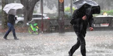 Përhapje shiu në mbarë vendin, çfarë pritet nga moti këtë të shtunë