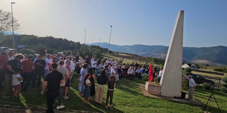 Përkujtimi i masakrës së Përbregut: Në luftën ballkanike të vitit 1913, ushtria serbe vrau 375 banorë të fshatit shqiptar.