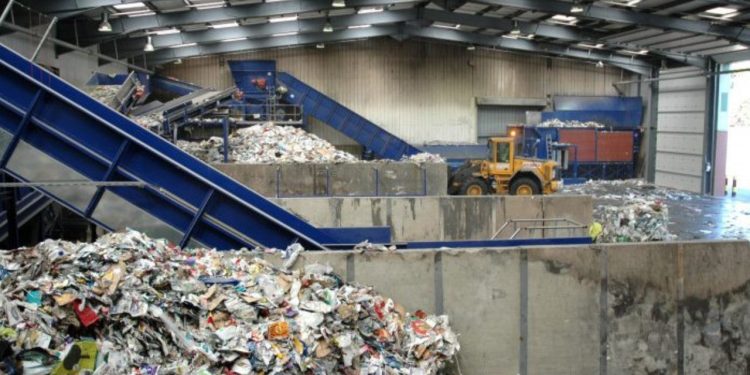 Plani për menaxhimin e mbetjeve deri në vitin 2030: Shqipëria përbëhet nga 10 rajone me strategji të veçanta për çdo rajon.