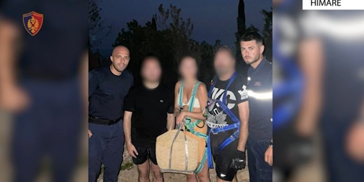 Policia shpëton tre turistë të huaj të bllokuar në një zonë të thepisur në plazhin e Akuariumit.