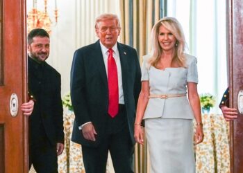 Politico: Shtëpia e Bardhë po vlerëson mundësinë e një takimi trepalësh mes Trump, Putin dhe Zelensky në Budapest