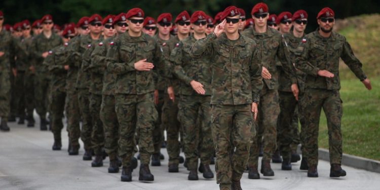 Polonia rrit investimet në mbrojtje, ja sa për qind e buxhetit të përgjithshëm do t'i kushtohet sigurisë së vendit.