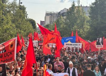 Protesta në Prishtinë kundër Gjykatës Speciale, lideri i Organizatatës së Veteranëve të UÇK-së: Histori e Kosovës po keqinterpretohet.