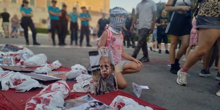 “Protesta për Palestinën”/ Nga Athina në Selanik, mijëra qytetarë mobilizohen në 100 destinacione turistike në të gjithë Greqinë: Ndaluani genocidin!