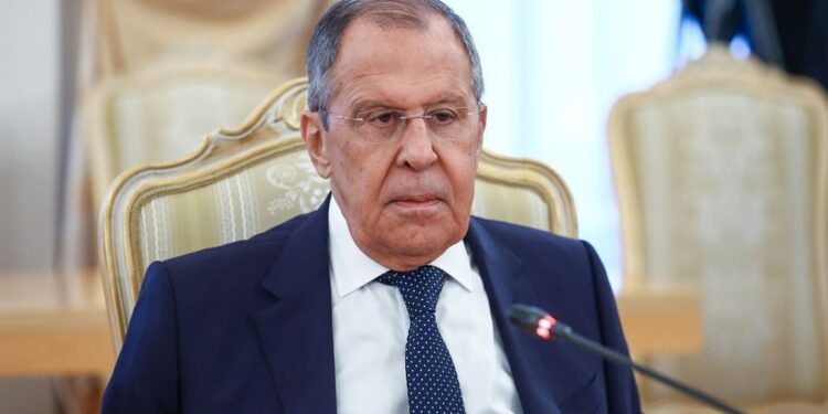 Putin-Zelensky takim? Ministri i Jashtëm rus: Presidenti i gatshëm për bisedime, por nevojiten përgatitje.