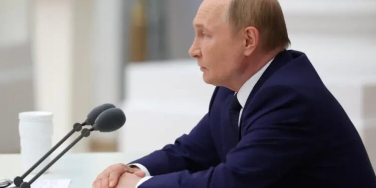 Putin drejtohet në Alaskë për një takim ‘në privat’ me Trump, ukrainasit ndihen të shqetësuar