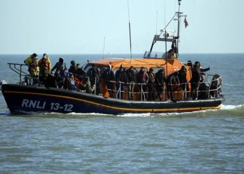 Qeveria Starmer investon 100 milionë paund për të luftuar emigracionin e paligjshëm në Angli