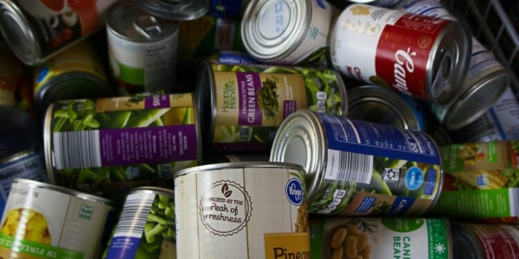 Qeveria britanike ofron këshilla për mbijetesë në situata emergjente: 9 objekte që çdo shtëpi duhet t’i ketë.