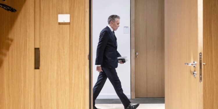 Qeveria holandeze nën rrezik kolapsi, kabineti i Kryeministrit Schoof mund të nxisë dorëheqjen.