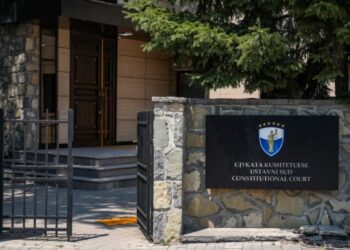 Refuzimi i gjyqtarit Llaban: Haxhiu hedh dyshime mbi lidhjet e tij me BIA-n serbe! 

Ministrja e Drejtësisë në detyrë, Albulena Haxhiu, shpjegoi arsyet pse gjyqtari i pakicës serbe në Gjykatën Kushtetuese të Kosovës, Radomir Llaban, është objekt dyshimi.