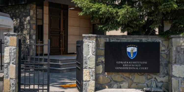 Refuzimi i gjyqtarit Llaban: Haxhiu hedh dyshime mbi lidhjet e tij me BIA-n serbe! 
Ministrja e Drejtësisë në detyrë, Albulena Haxhiu, shpjegoi arsyet pse gjyqtari i pakicës serbe në Gjykatën Kushtetuese të Kosovës, Radomir Llaban, është objekt dyshimi.