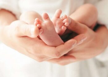 Rëniet në gjashtëmujorin e parë: Qarku i Kukësit, i vetmi me rritje, regjistron 1 mijë bebe më pak.