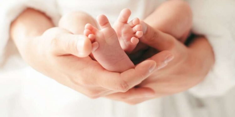 Rëniet në gjashtëmujorin e parë: Qarku i Kukësit, i vetmi me rritje, regjistron 1 mijë bebe më pak.