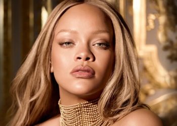 Rihanna përgatitet të kthehet në skenë me turne pas 10 vjetësh të albumit të saj të fundit.