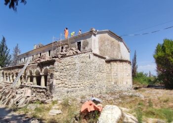 Rikthimi i kishës 1300-vjeçare! Pas një mbylljeje 5-vjeçare, nis restaurimi i kishës së Arrëzit në Lushnjë.