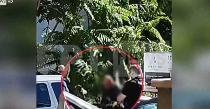 Rreth 30 orë në fshehtësi pranë shtëpisë, pamjet nga arrestimi i shqiptarit 40-vjeçar që vrau gruan në Greqi.