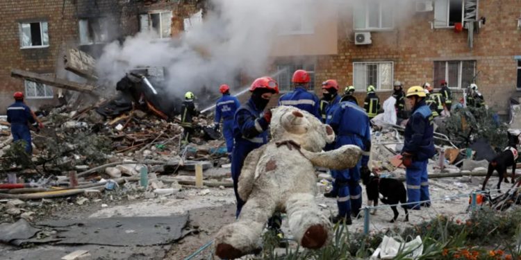 Rusia sulmon Kievin, fëmijë të vrarë! Delegacioni i BE-së në fokus, reagime të forta në Europë.