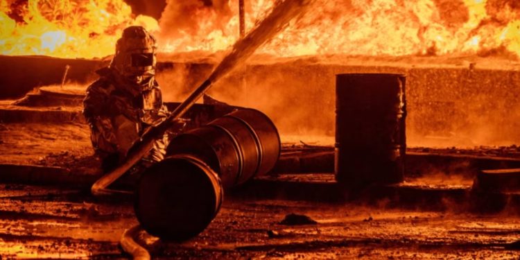 Rusia sulmon rrjetin energjetik të Ukrainës, mijëra qytetarë pa energji elektrike.