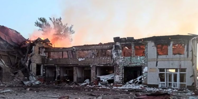 Rusia vazhdon sulmet ndaj Ukrainës: një viktimë dhe dhjetë të plagosur, përfshirë dy fëmijë