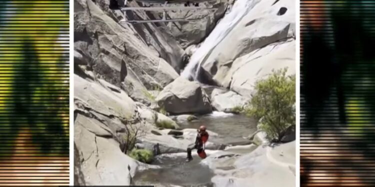 SHBA/ Një histori mbresëlënëse mbijetese, policia ndihmon një burrë të bllokuar pas ujëvare për dy ditë