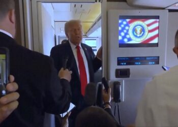 SHBA përfitojnë financiarisht nga konflikti në Ukrainë, megjithatë ne nuk jemi të interesuar" / Trump bën thirrje për armëpushim, diskuton me gazetarët në Air Force One: Do të shqetësohem nëse…