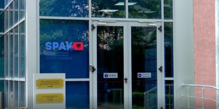 SPAK demaskon organizatën kriminale shqiptare që trafikonte kokainë në Europë, 8 të arrestuar dhe 17 ton kokainë të kapur.