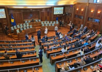 Seanca e ardhshme në Kuvendin e Kosovës, Kurti injoron gazetarët