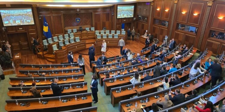 Seanca e ardhshme në Kuvendin e Kosovës, Kurti injoron gazetarët