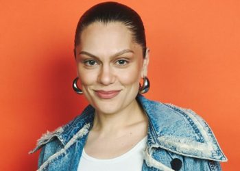 Shëndeti i Jessie J përkeqësohet, këngëtarja njofton se do t’i nevojitet një tjetër operacion!
